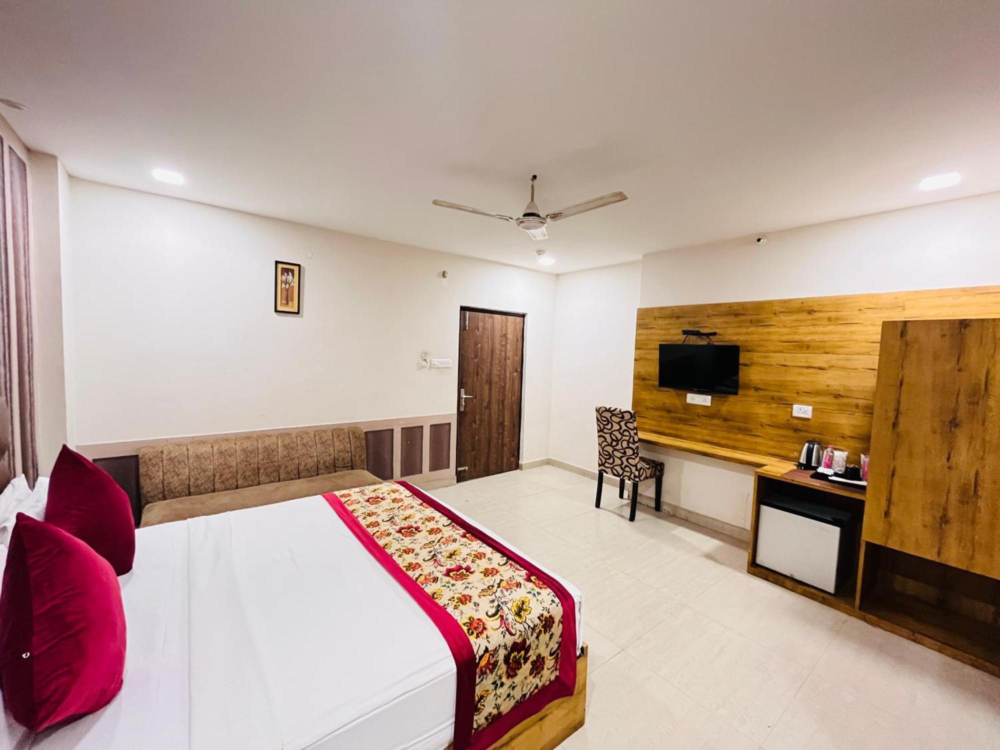 Ashoka Hotel Karol Bagh Delhi New Delhi Exterior photo