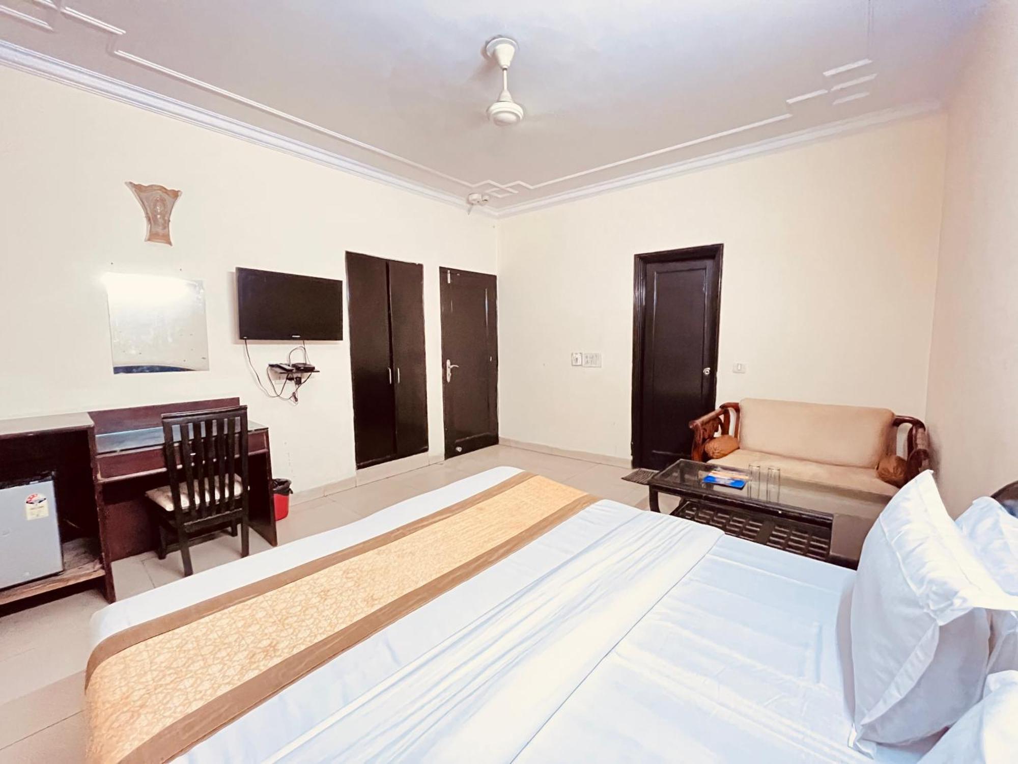 Ashoka Hotel Karol Bagh Delhi New Delhi Exterior photo